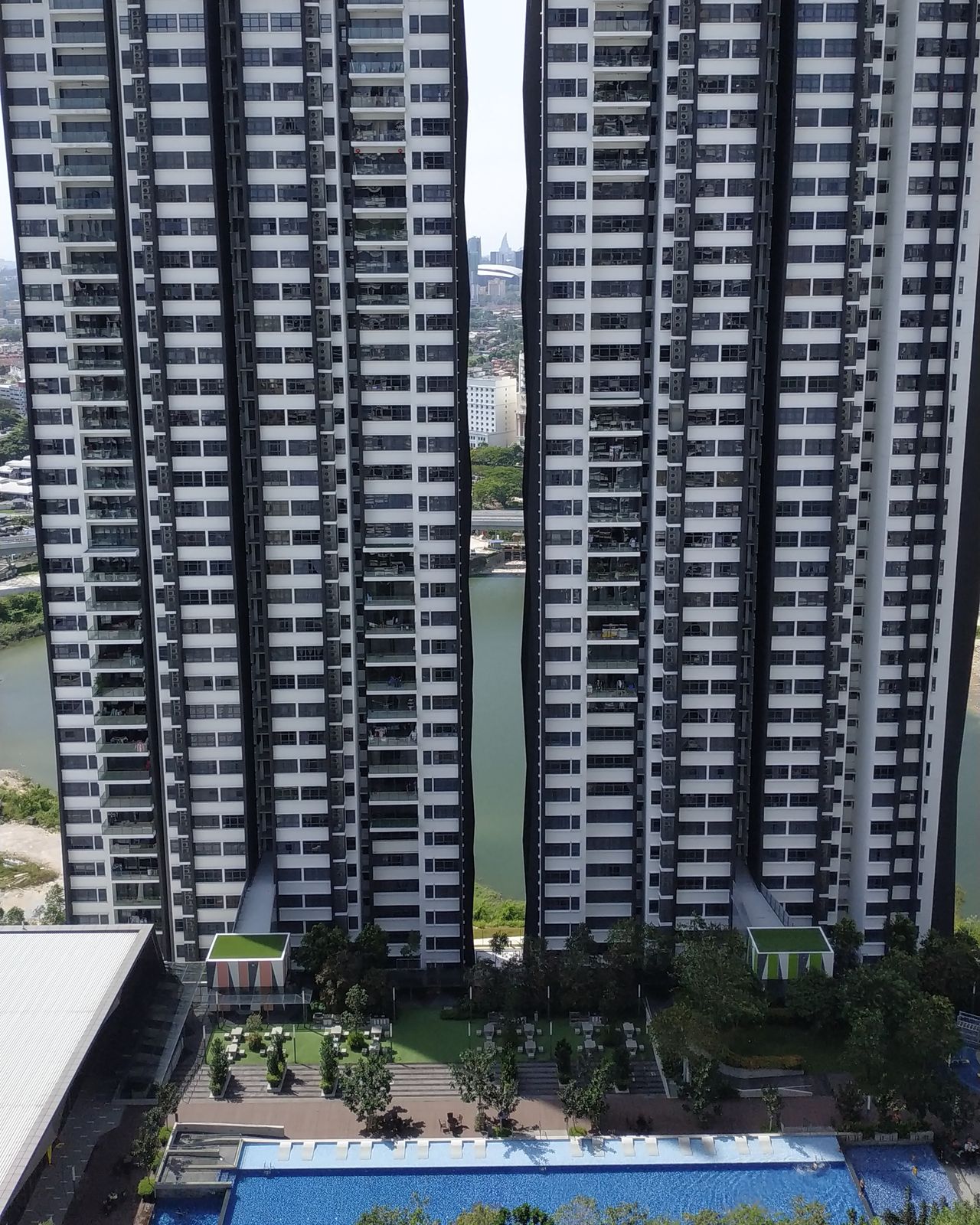 Lakeville Residence A 座与 B 座及泳池平台